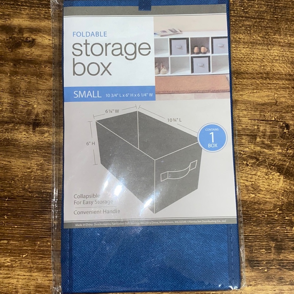 Navy storage box‎